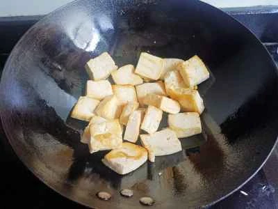 銀鯉の頭と豆腐の赤だし煮の作り方：4