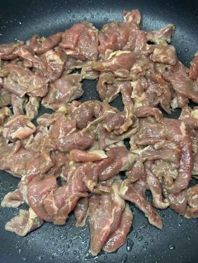 牛肉とニンジンの炒め物の作り方：5