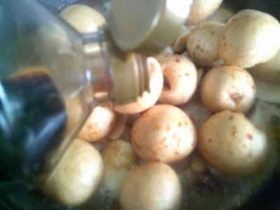 水とタケノコとグルテンを使った鶏手羽先の煮込みの作り方：9