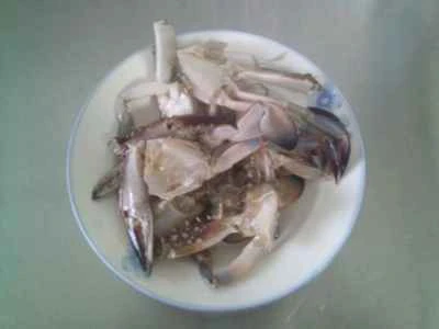 ワタリガニとアサリの炒め物の作り方：2