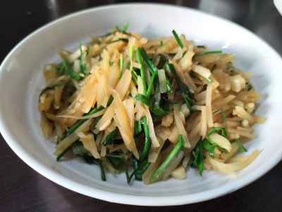 細切りジャガイモとチャイブの炒め物の作り方：8