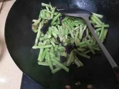 白インゲン豆とナスの炒め物の作り方：5