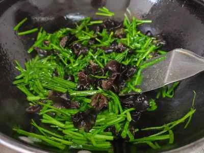 ニラとキクラゲの炒め物の作り方：4