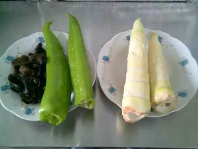 黒キクラゲとピーマンの煮込みたけのこの作り方：1