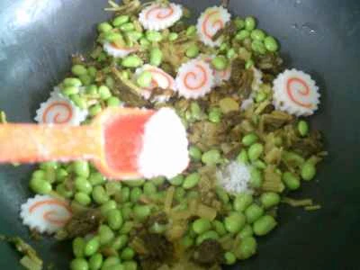 枝豆入り塩野菜かまぼこの炒め物の作り方：7