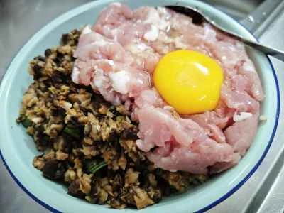 蓮根入り蒸し豚パテの作り方：5