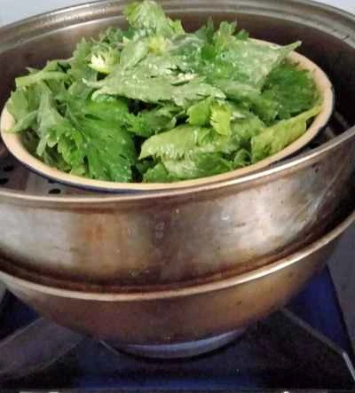 蒸しセロリの葉のレシピ手順:3