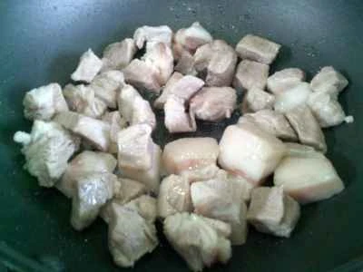 ベビーポテト入り豚肉の煮込みの作り方：2