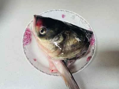 刻んだ唐辛子入り蒸し魚の頭の作り方：1