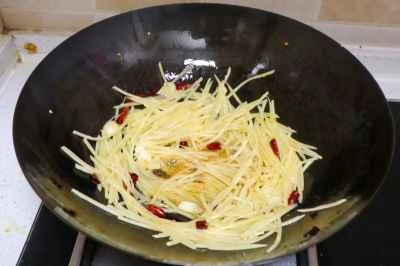 ホット＆サワーシュレッドポテトの作り方：4