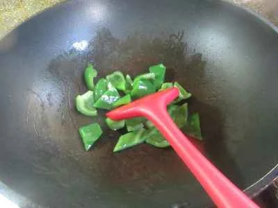 エビとピーマンとタケノコの炒め物の作り方：7