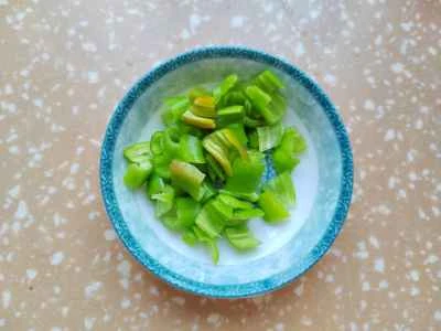 インゲンと卵の炒め物の作り方：3