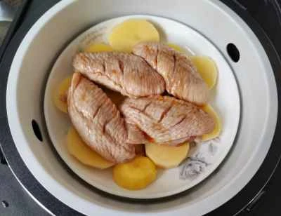 じゃがいも入り蒸し鶏手羽先レシピ手順：6
