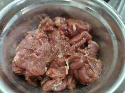 牛肉とピーマンの炒め物の作り方：1