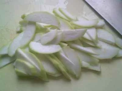 夜咲きセレウスとブロッコリーの炒め物の作り方：3