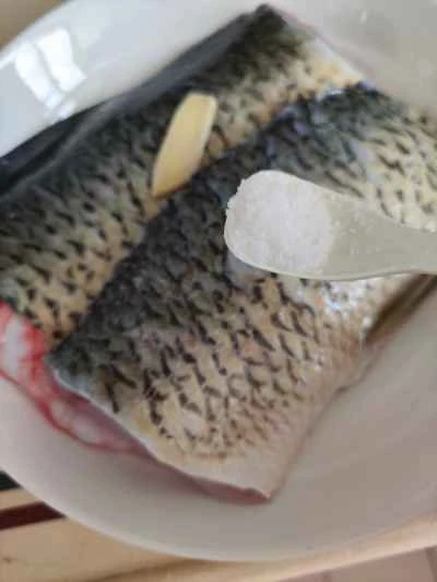 蒸しソウギョの腹身のレシピ手順：3