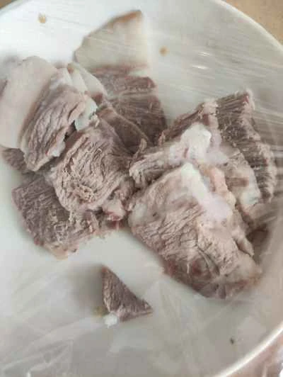 パクチーとシソの豚肉炒めの作り方：1