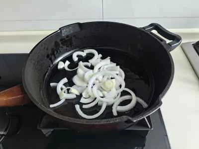 きのこ、玉ねぎ、ムール貝の作り方：3