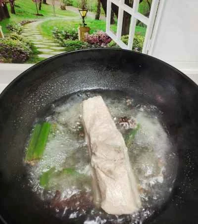 香ばしい豚肉の煮込みの作り方：1