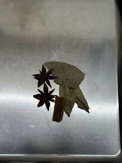 牛テールとジャガイモの煮込みの作り方：2