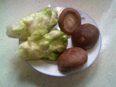 椎茸とベビーチンゲン菜の炒め物の作り方：1