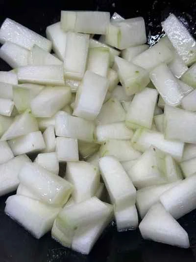 干しホタテと干しエビ入り冬瓜の煮込みの作り方：4