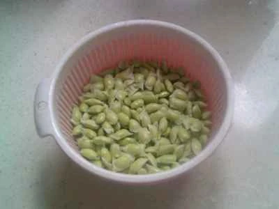 からし菜の漬物、揚げグルテン、肉詰め、ゆで枝豆の作り方：2