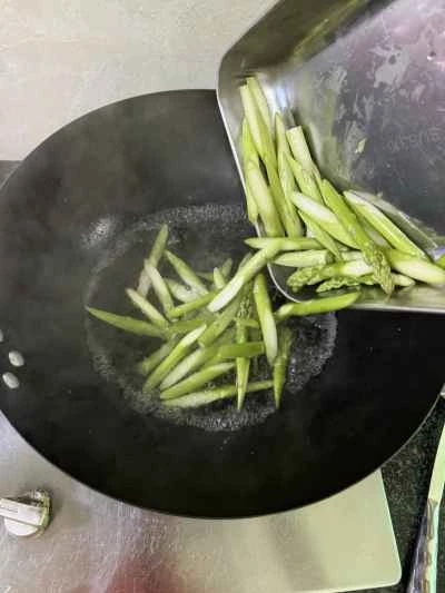 アスパラガスとキノコの炒め物の作り方：6