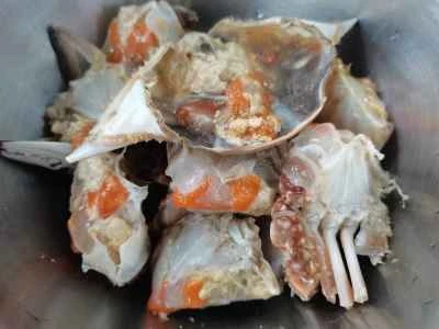 小さな赤身ガニの煮込みの作り方：1