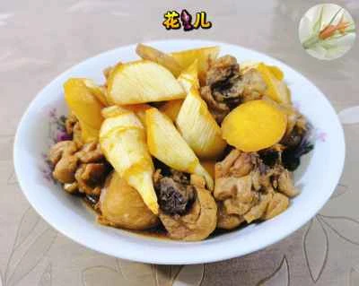 竹で煮込んだ鶏肉