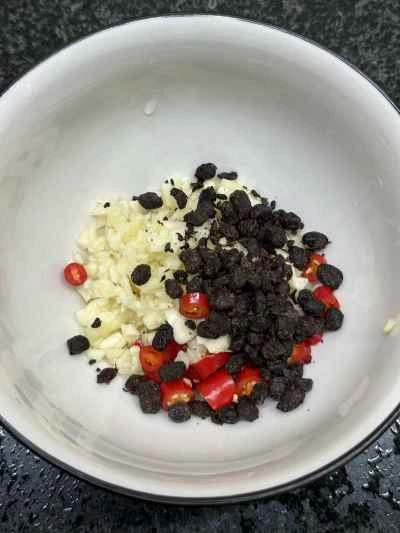 蒸し牛肉と米麺のロールを作る手順：4