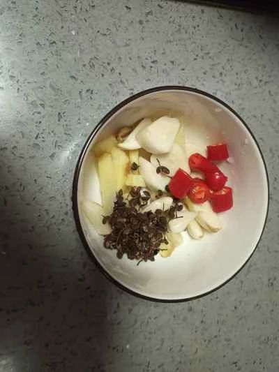 豆腐入り黄ナマズの煮込みの作り方：3