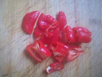 唐辛子とエンドウの新芽を使ったキクラゲの炒め物の作り方：2