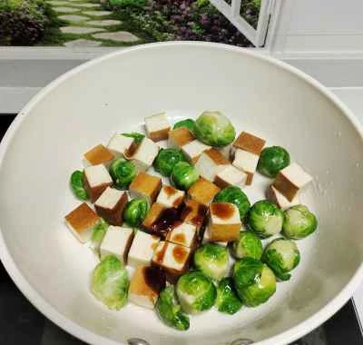 芽キャベツと乾燥豆腐の炒め物の作り方：5