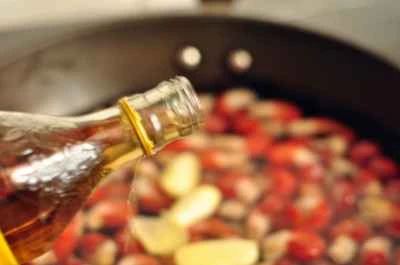 ガーリックシュリンプのしっぽを作る手順：2