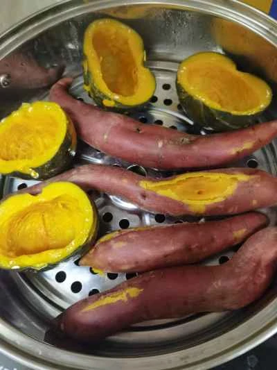 蒸しサツマイモ