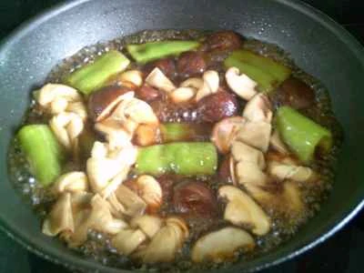 虎皮とピーマンの煮込みシイタケと豆腐の結び目を作る手順：9