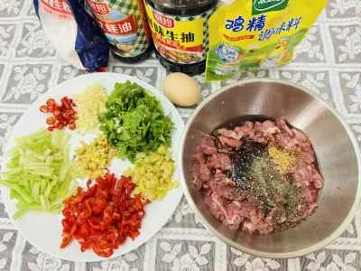 香米虎の家庭風牛肉とピーマン炒めのレシピ：4ステップ