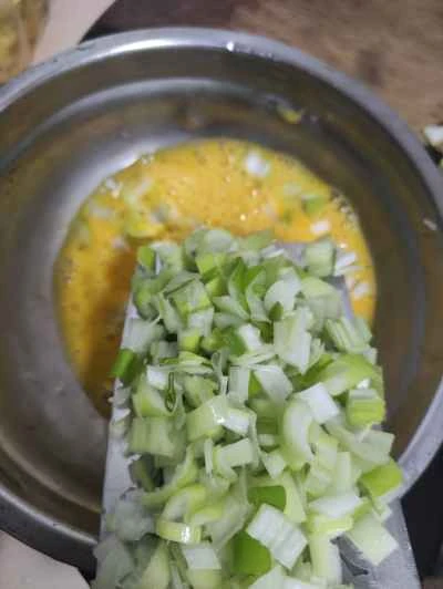 ネギと卵のオムレツの作り方:3