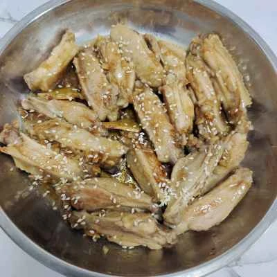 ニンニク風味の鶏手羽先炒めのレシピ