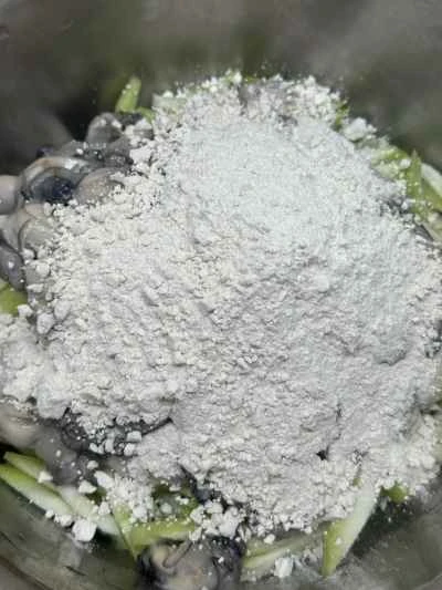 ヘチマと牡蠣のオムレツの作り方：5