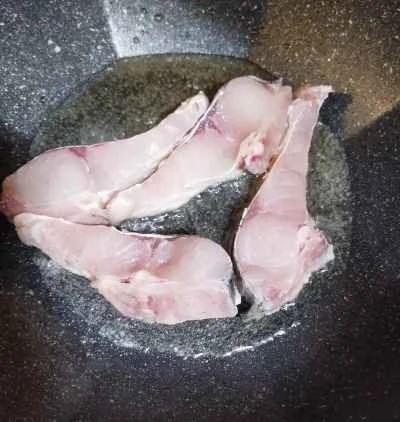 煮魚の塊のレシピ手順：1