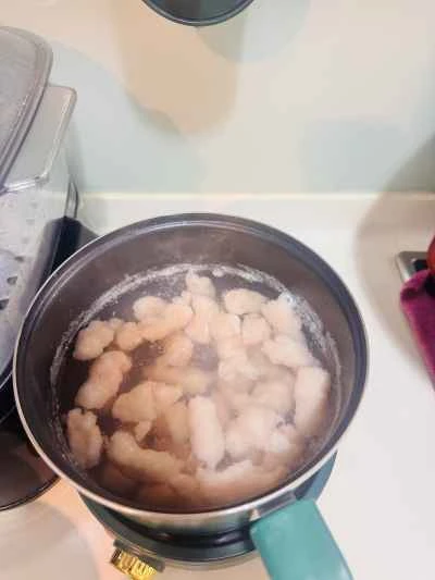 きゅうり、きくらげ、エビのペースト炒めの作り方：1