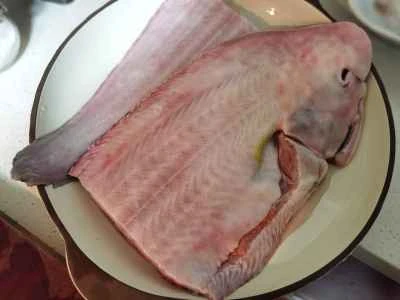 巨大マグロの煮込みの作り方：2