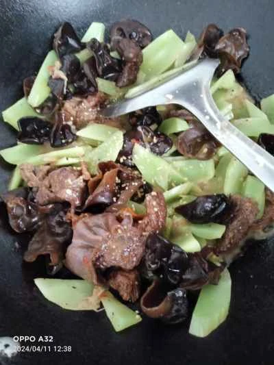牛肉とたけのこときくらげの炒め物の作り方：7