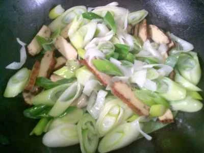 五香粉とネギの炒め物を作る手順：7