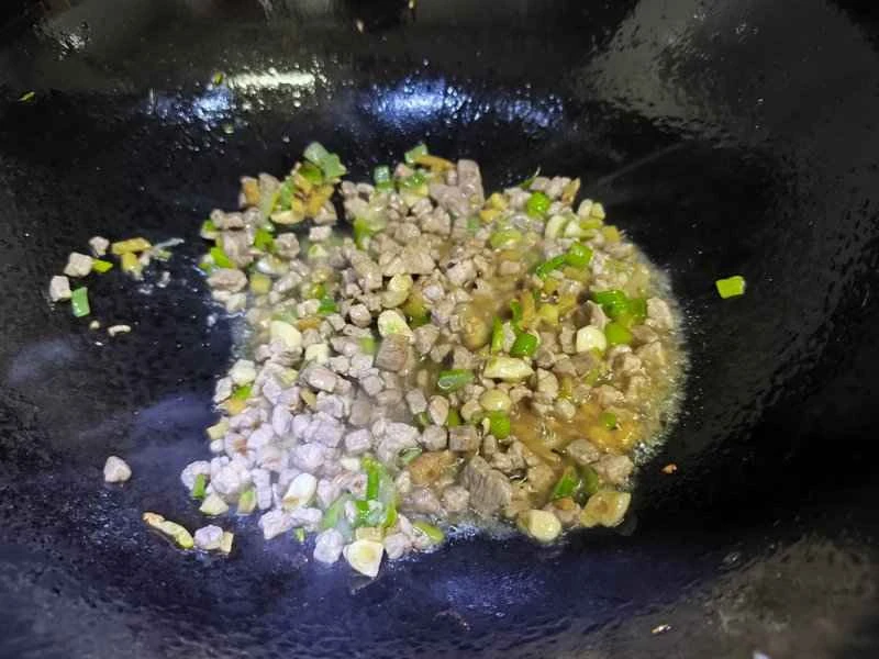 牛肉と辛子のピクルス炒めの作り方：8