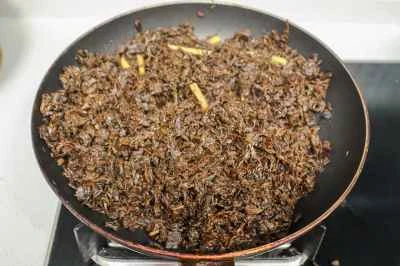 塩漬けカラシナを使った豚バラ肉の煮込みの作り方：10