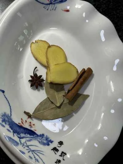 牛ブリスケットの煮込みと酢漬けキャベツの作り方：3