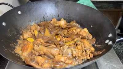 松茸入り鶏肉の煮込みの作り方：12